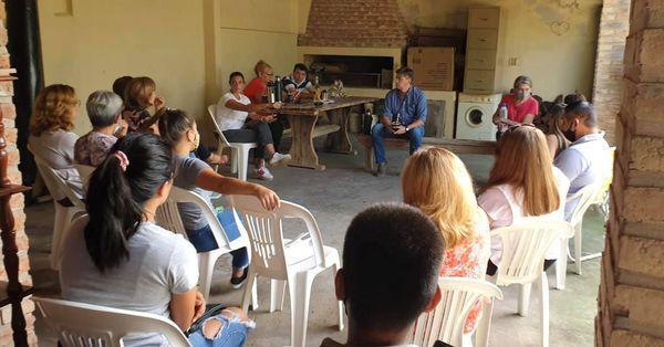 Leandro-Zdero-con-docentes-21-03-08-01