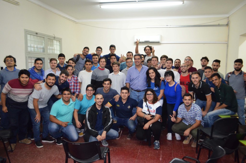 Jorge-Capitanich-universitarios-19-06-25-03