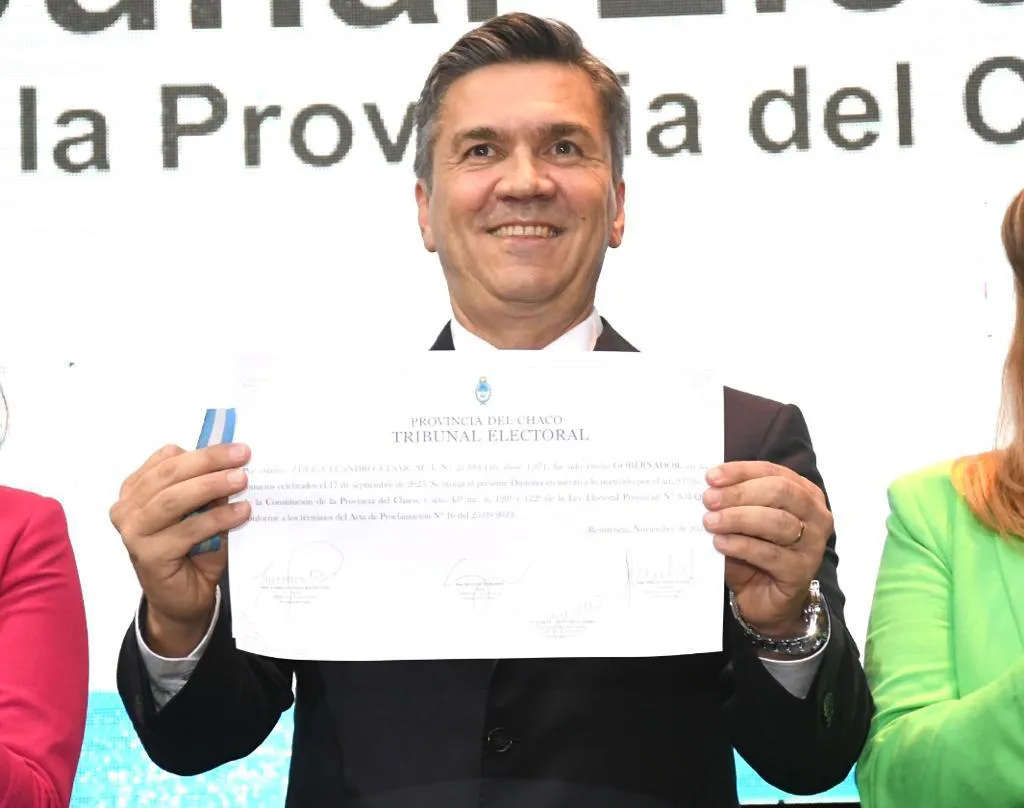 Leandro-Zdero-Diploma-gobernador-electo-23-11-21-01