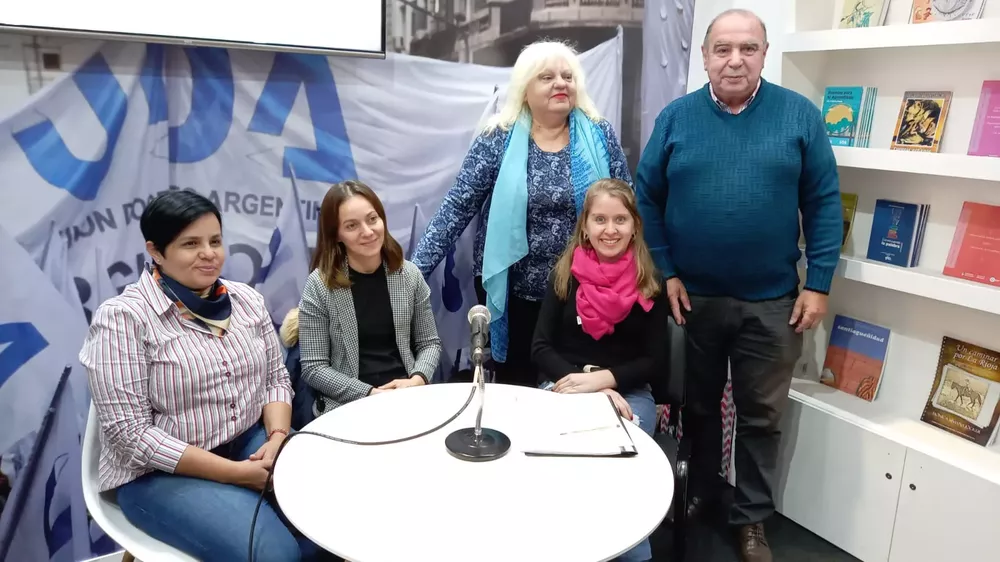 UDA-en-la-Feria-del-Libro-en-Buenos-Aires 2022-05-14