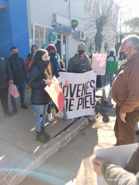 Jovenes-de-Pie-Fontana-21-06-29-03