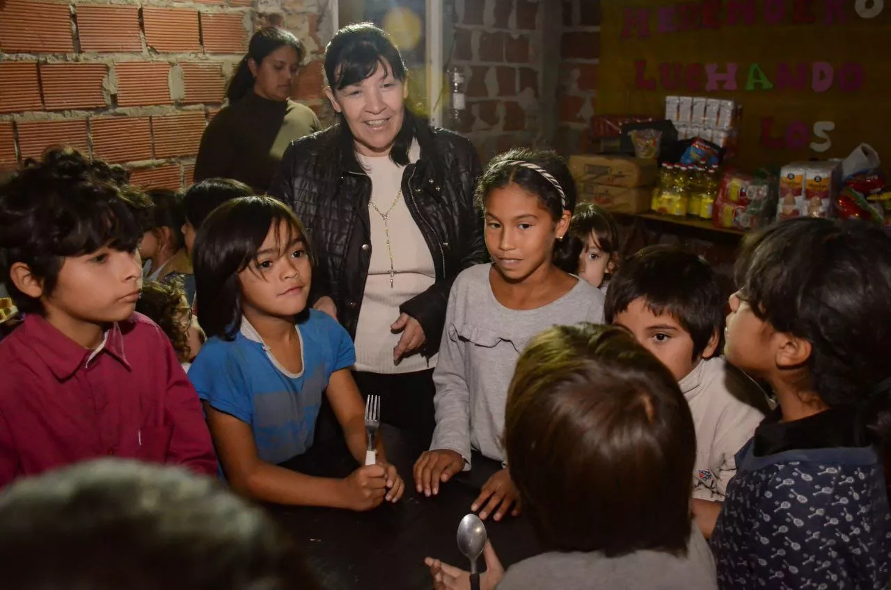 Elida-Cuesta-Merendero-Bettina-Vazquz-23-05-05-02