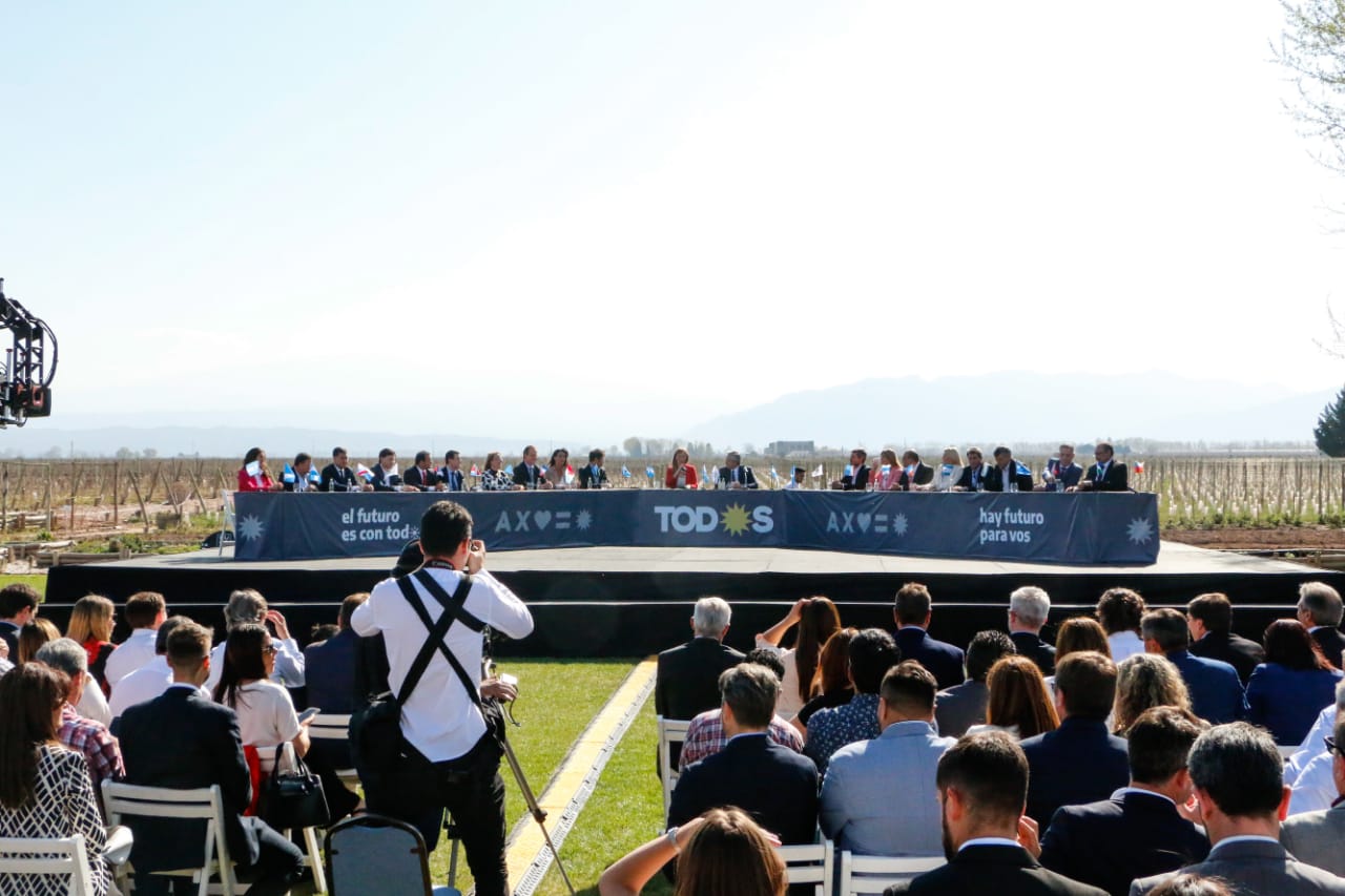 Encuentro-de-Gobernadores-Mendoza-19-09-24-04