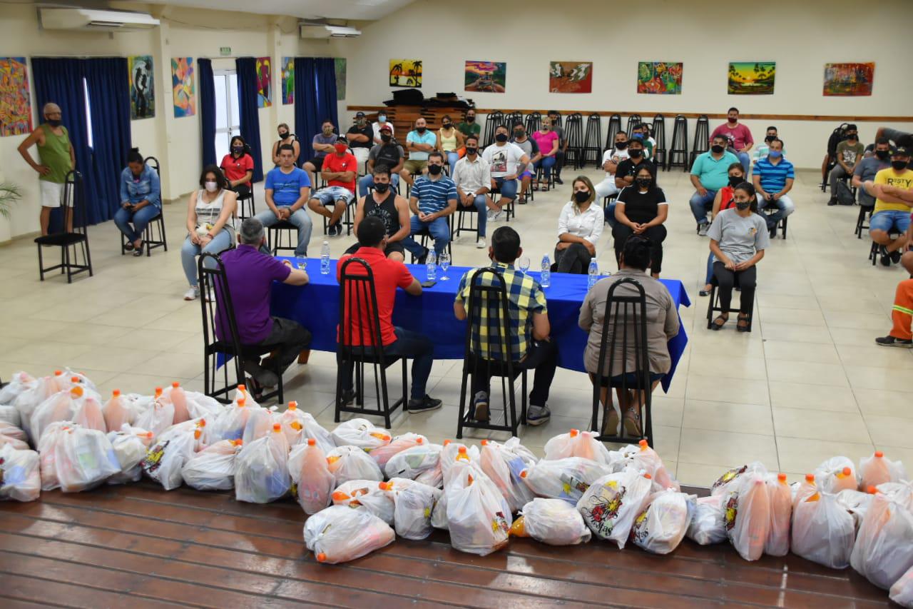 Entrega-de-bolsines-navidenios-al-STM-20-12-30-06