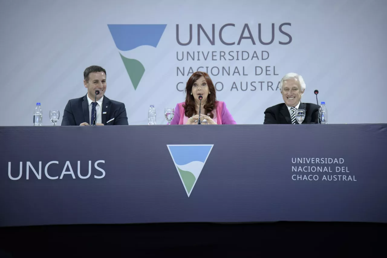 CFK-Honoris-Causa-22-05-06-02