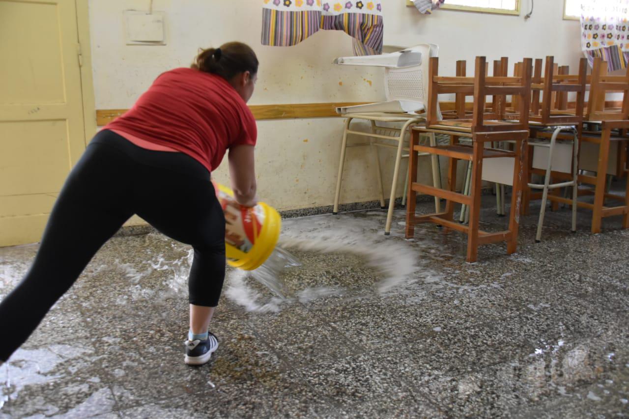 Mujeres-al-Frente-Limpieza-Escuela-33-21-03-05-08