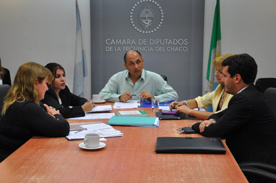 Comision-de-Asuntos-Municipales-con-fiscal-Caceres-Olivera-16-10-25-01