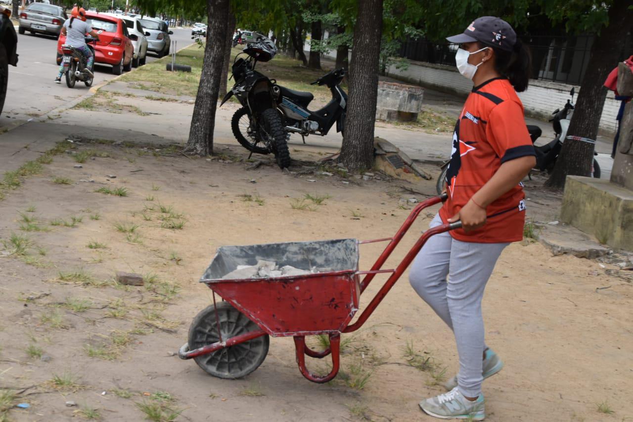 Mujeres-al-Frente-Limpieza-Escuela-33-21-03-05-02