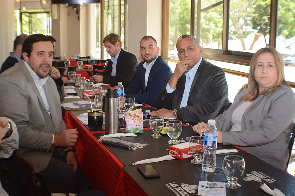 Defensores-del-Pueblo-del-NEA-22-04-01-02