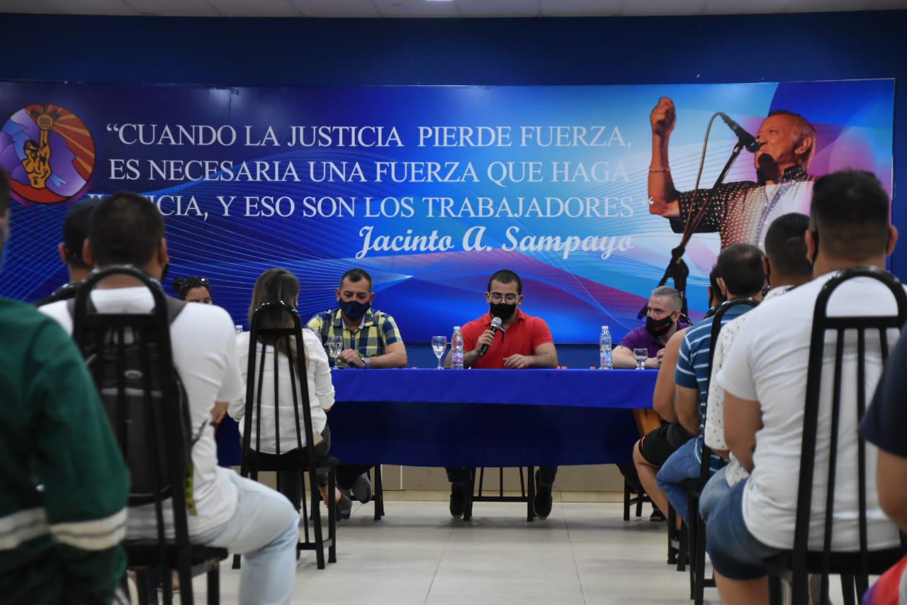 Entrega-de-bolsines-navidenios-al-STM-20-12-30-03