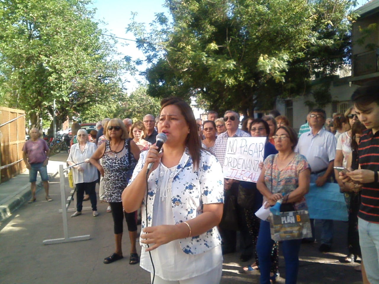 Vecinos Autoconvocados van por la derogación del aumento de impuestos