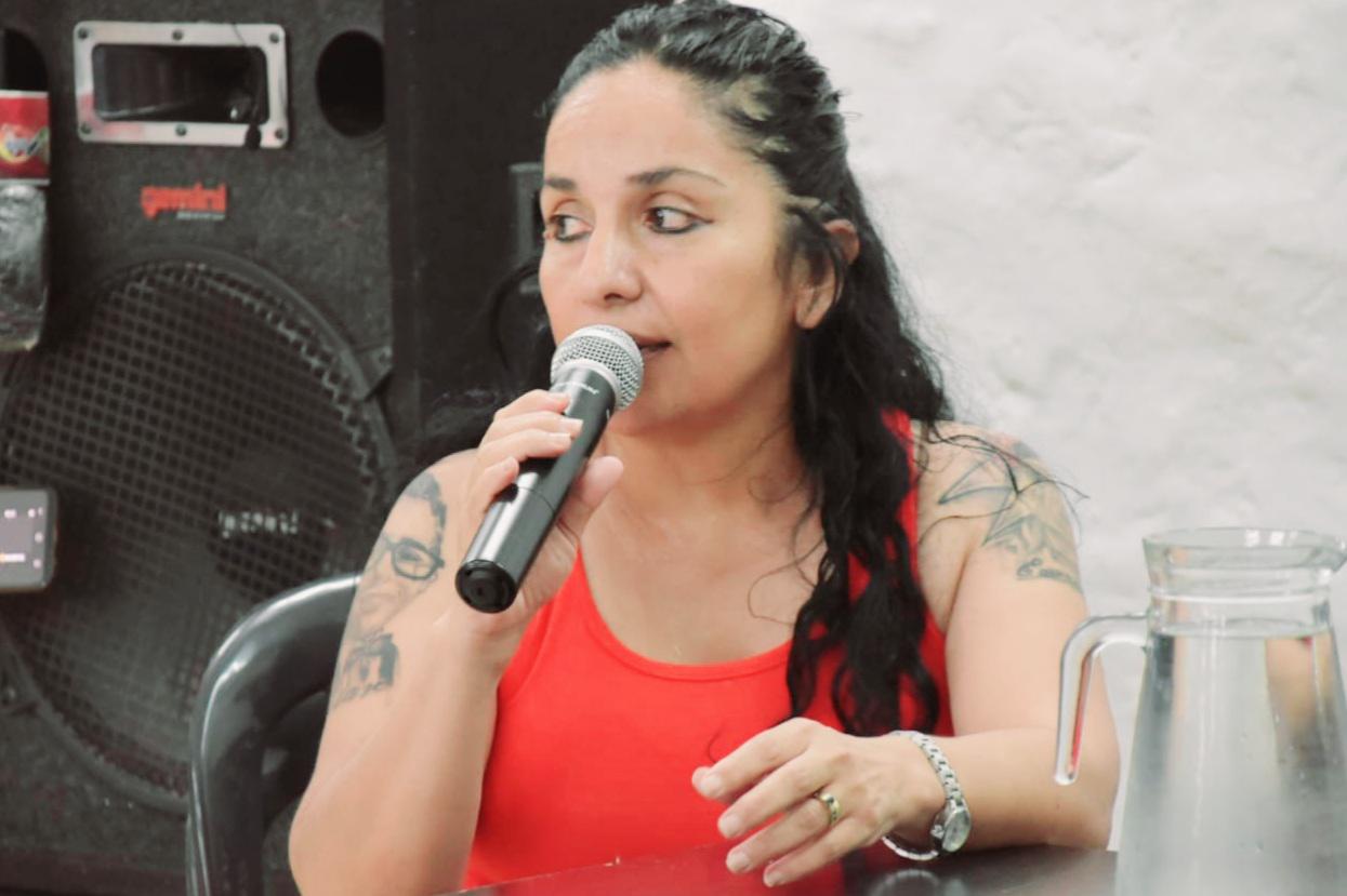 Conferencia-de-prensa-solidaridad-con-biblioteca-20-12-29-02