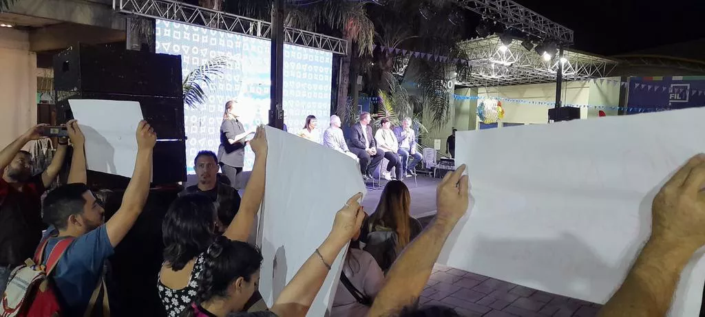 Cultura-Visibilización en Feria del Libro-22-11-15-01