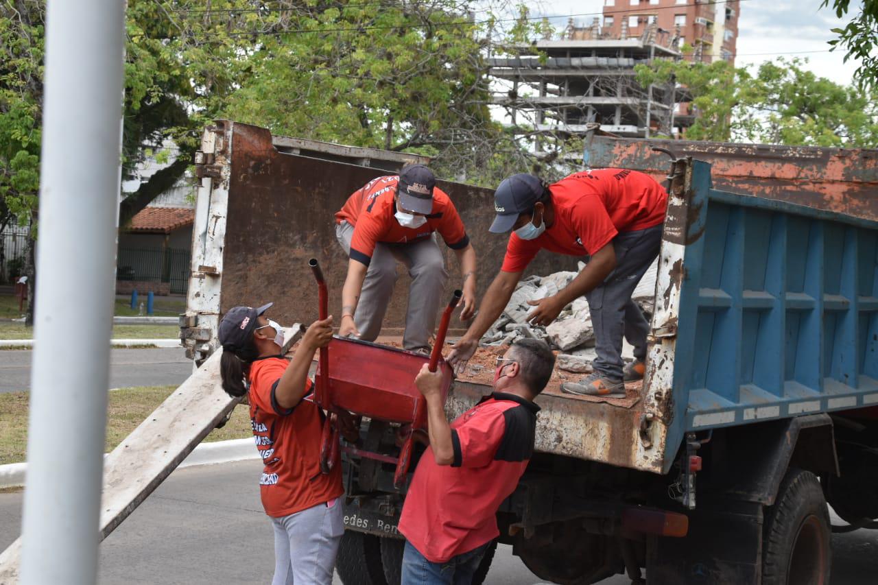 Mujeres-al-Frente-Limpieza-Escuela-33-21-03-05-03