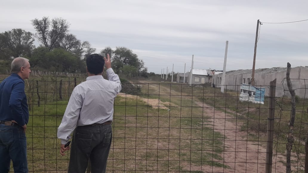 Roy-Nikisch-Presidencia-de-la-Plaza-viviendas-sin-terminar-19-09-17-02