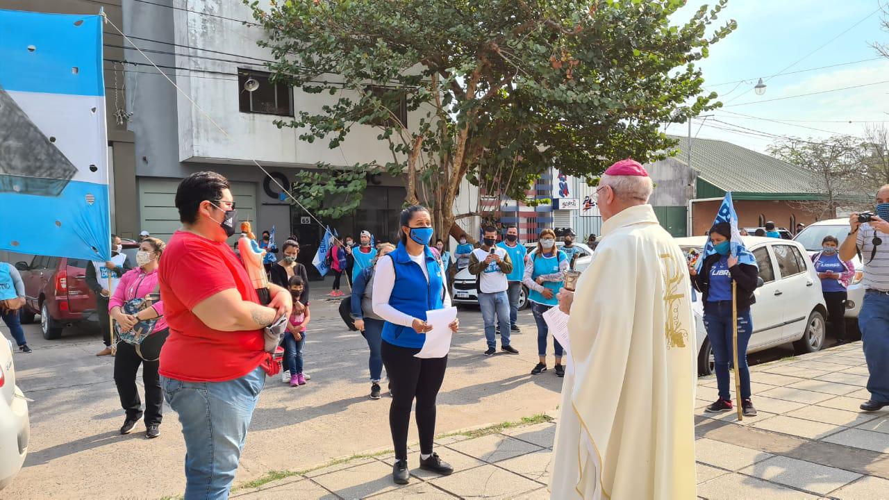 Barrios-de-Pie-con-Monsenor-Dus 2020-08-07