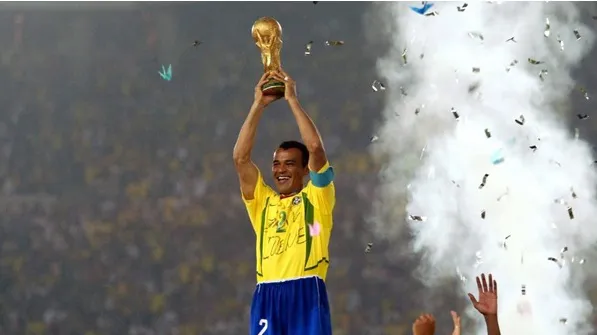 Cafu-24-04-14-01