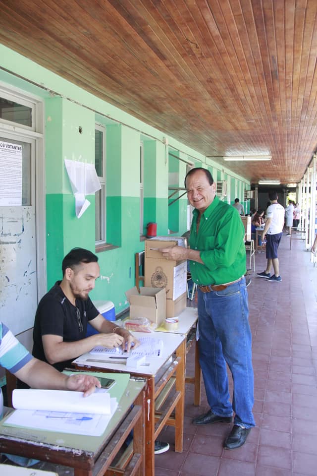 Alberto-Cabrera- Votacion-19-10-13-01