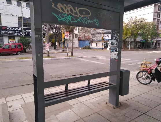 Parada-de-colectivos-24-08-08-02