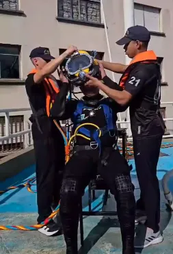 buzo-profesional-de-prefectura-de-barranqueras