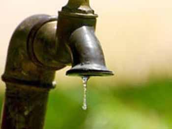 Canilla-con-poca-agua-21-04-06-01