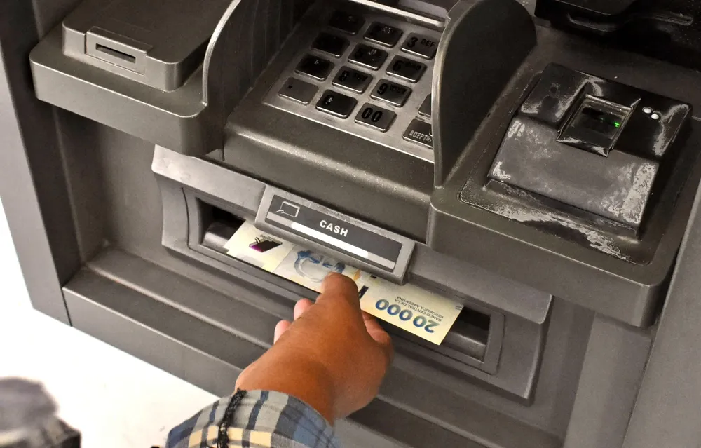 Cajero-automatico-25-02-20-01