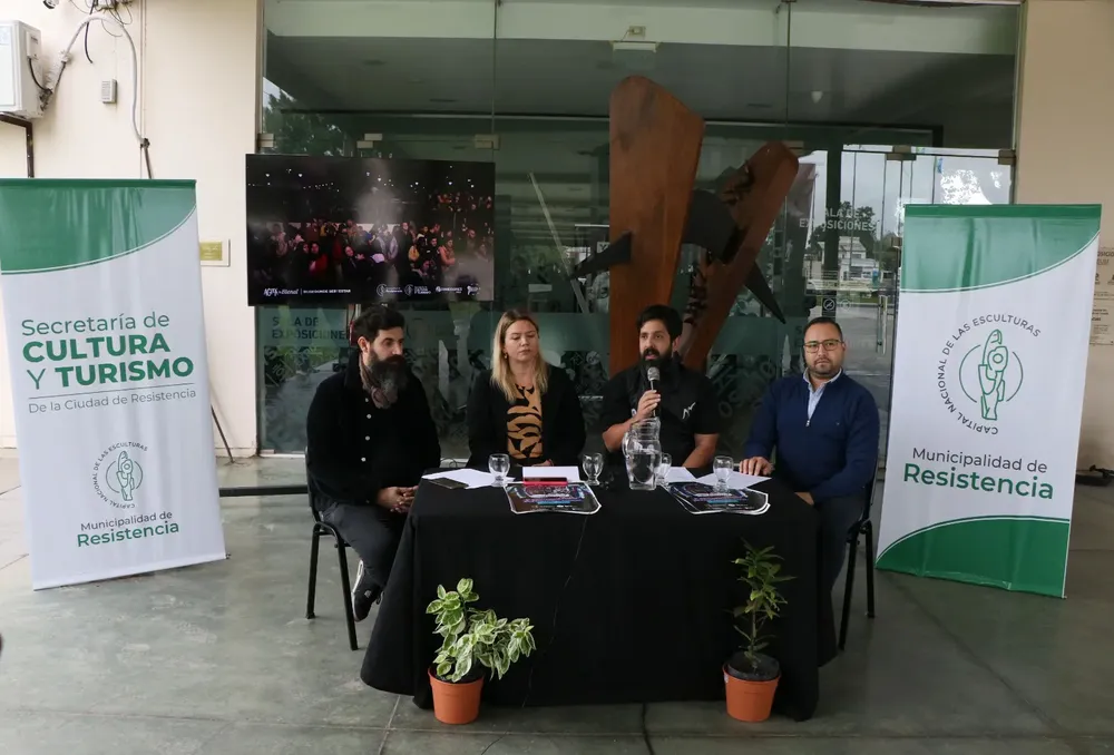 Agita-la-Bienal-24-05-03-01