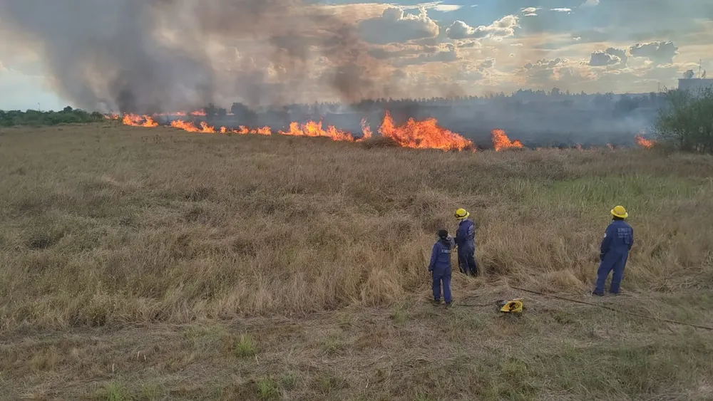 Bomberos-voluntarios-25-06-03-01-jpg