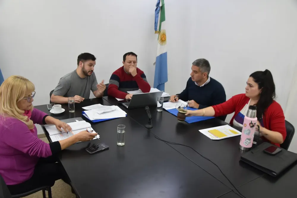 Comision-de-Hacienda-y-Presupuesto-24-06-24-02