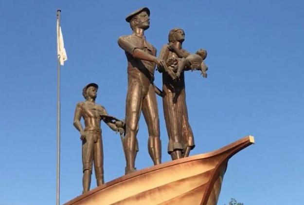 Monumento-a-los-Inmigrantes-21-02-01-01