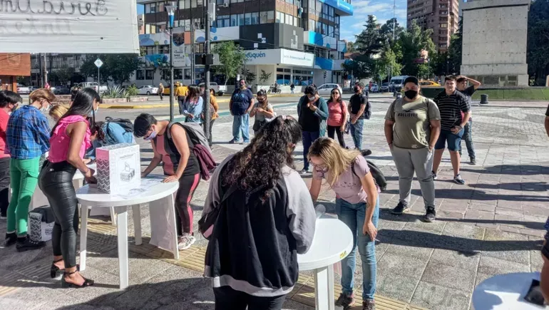 Libres-del-Sur-Consulta-popular-contra-el-acuerdo-con-el-FMI-22-03-04-01