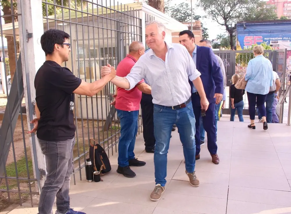 Llegada-de-funcionarios-en-Casa-de-Gobierno-23-12-10-05