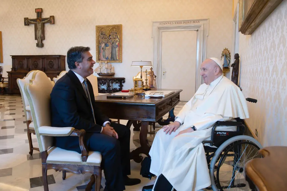 Jorge-Capitanich-con-el-papa-Francisco_1