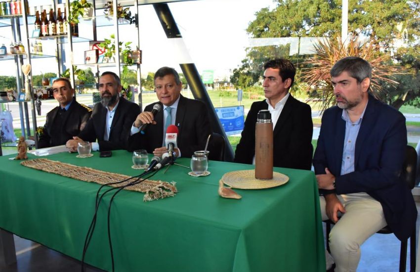 Presentacion-del-libro-de-Cristina-Fernandez-19-06-28-01