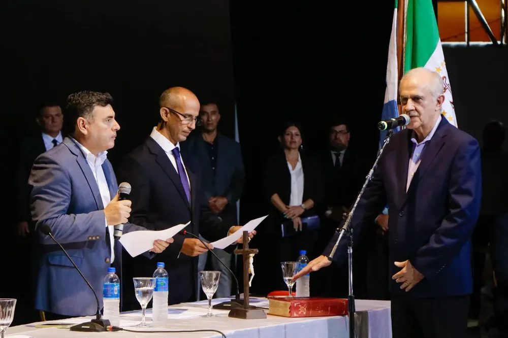 Asunción-de-Roy-Nikisch-como-intendente-23-12-11-05