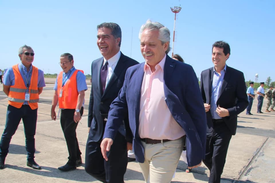 Jorge-Capitanich-Alberto-Fernandez-20-01-08-01