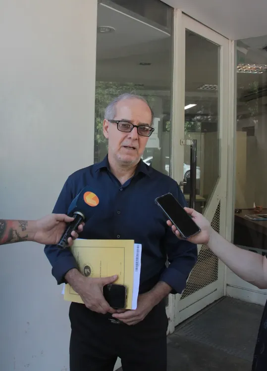 Carlos-Martinez-presenta-denuncia-contra-Milei