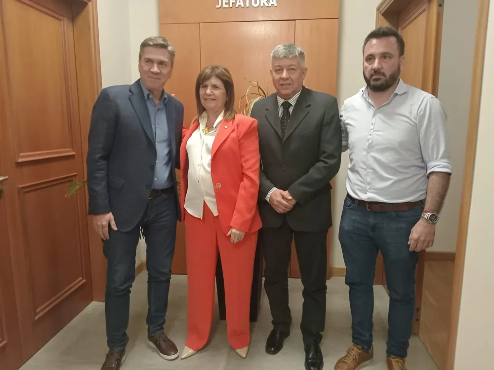 Leandro-Zdero-Patricia-Bullrich-23-12-15-02