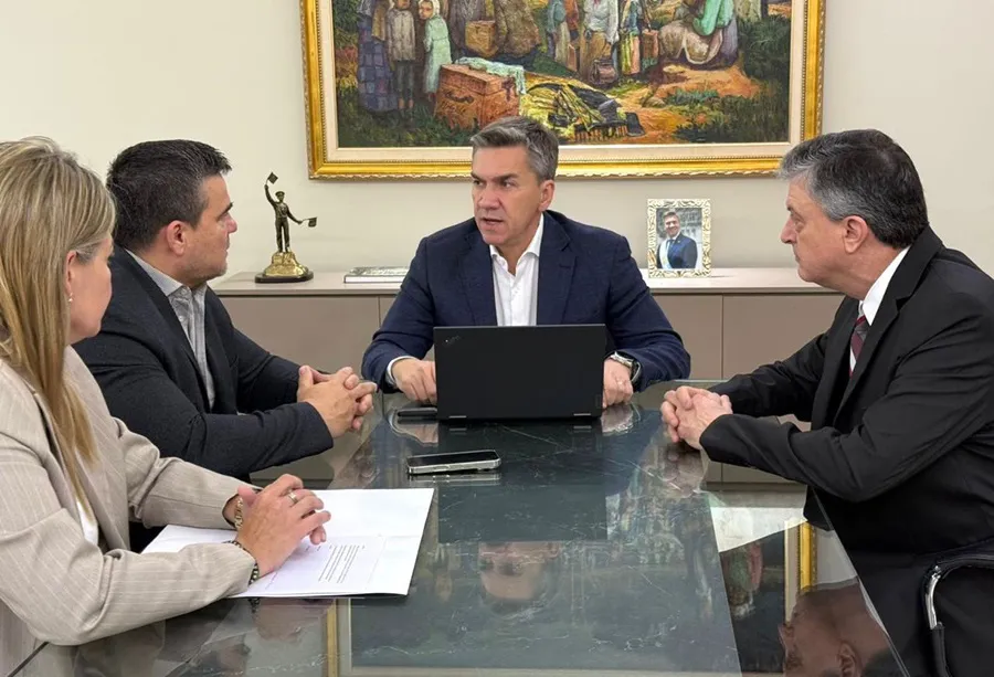 Nuevas-autoridades-Rafael-Meneses-Fernando-Alesso-25-11-19-01