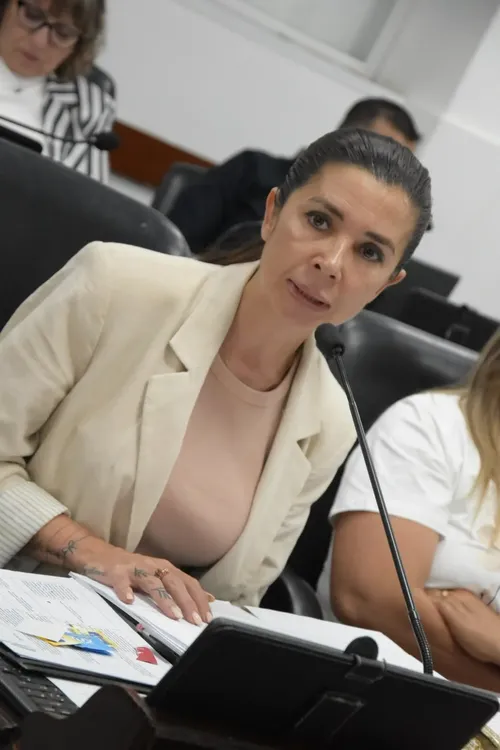 Katia-Blanc-endeudamiento-26-0929-01