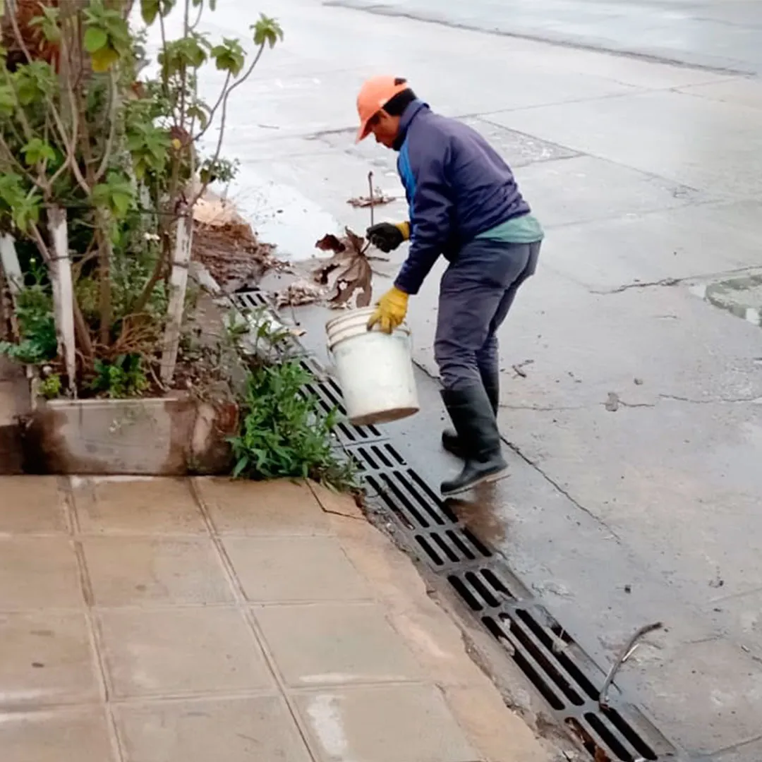 Limpieza-de-desagues-24-10-08-03