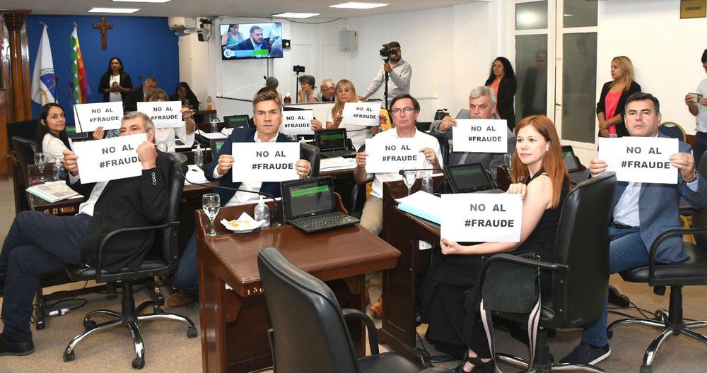 `Diputados-UCR-Denuncian-fraude-22-12-08-01