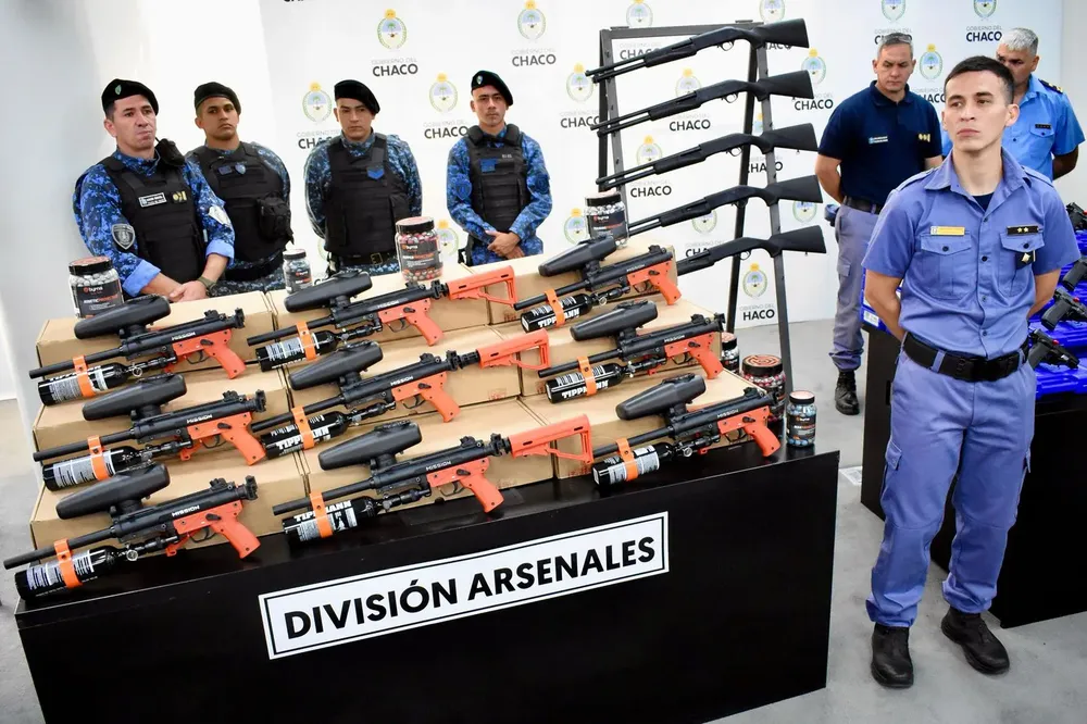 Entrega-equipamientos-a-FFSS-25-03-13-03