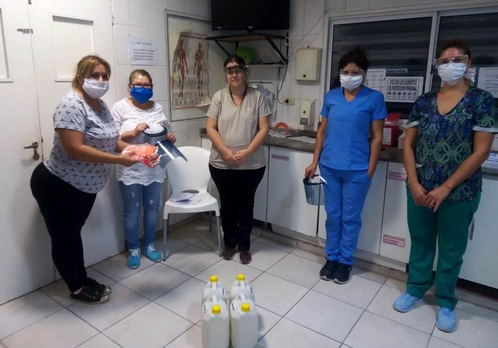 diputado-provincial-Carim-Peche-entrega-elementos-de-higiene-para-trabajadoes-de-la-salud