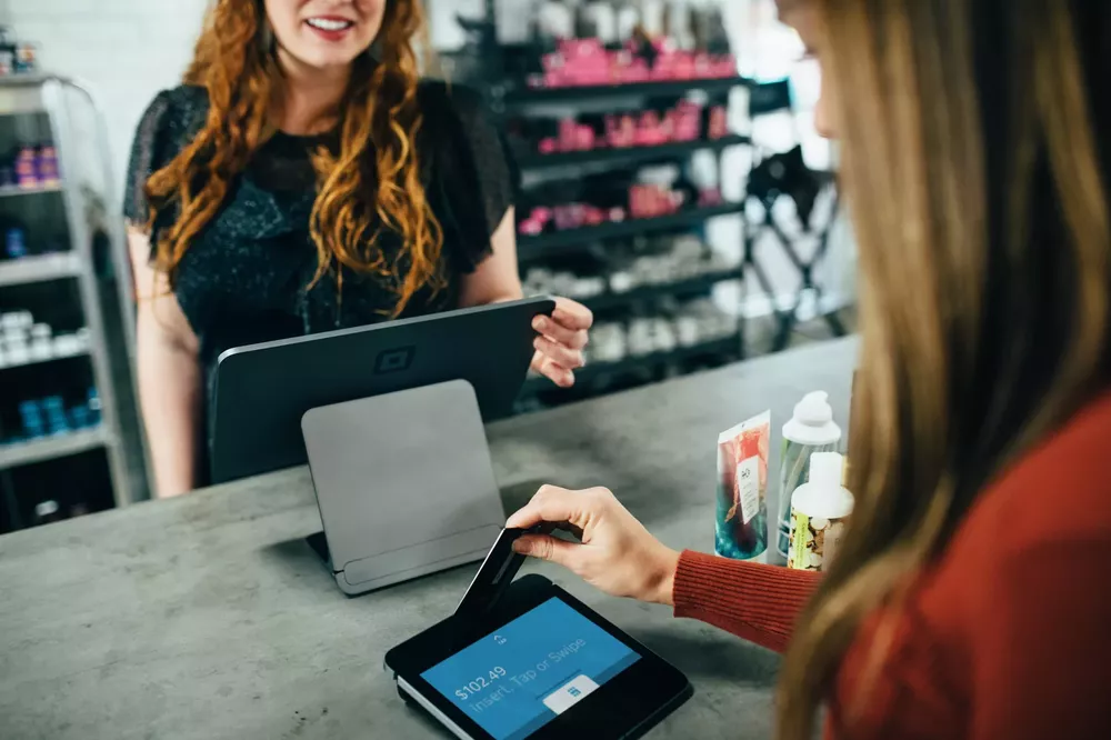 5-Consejos-que-debemos-seguir-antes-de-abrir-un-local-comercial-22-03-29-01