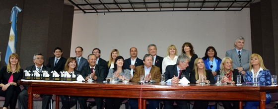 Diputados-provinciales-con-la-ciudadania-de-Villa-Angela-16-10-26-01