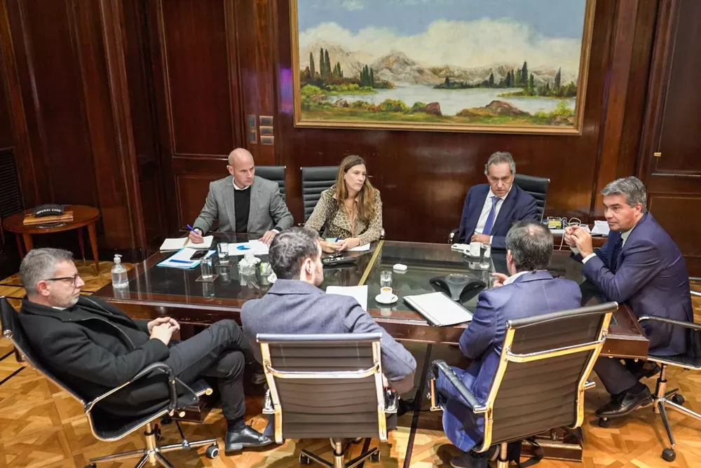 Jorge-Capitanich-Daniel-Scioli-22-01-06-02