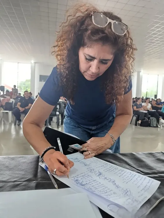 Acto-de-adjudicacion-de-cargos-Educacion-para-Adultos-24-12-20-01