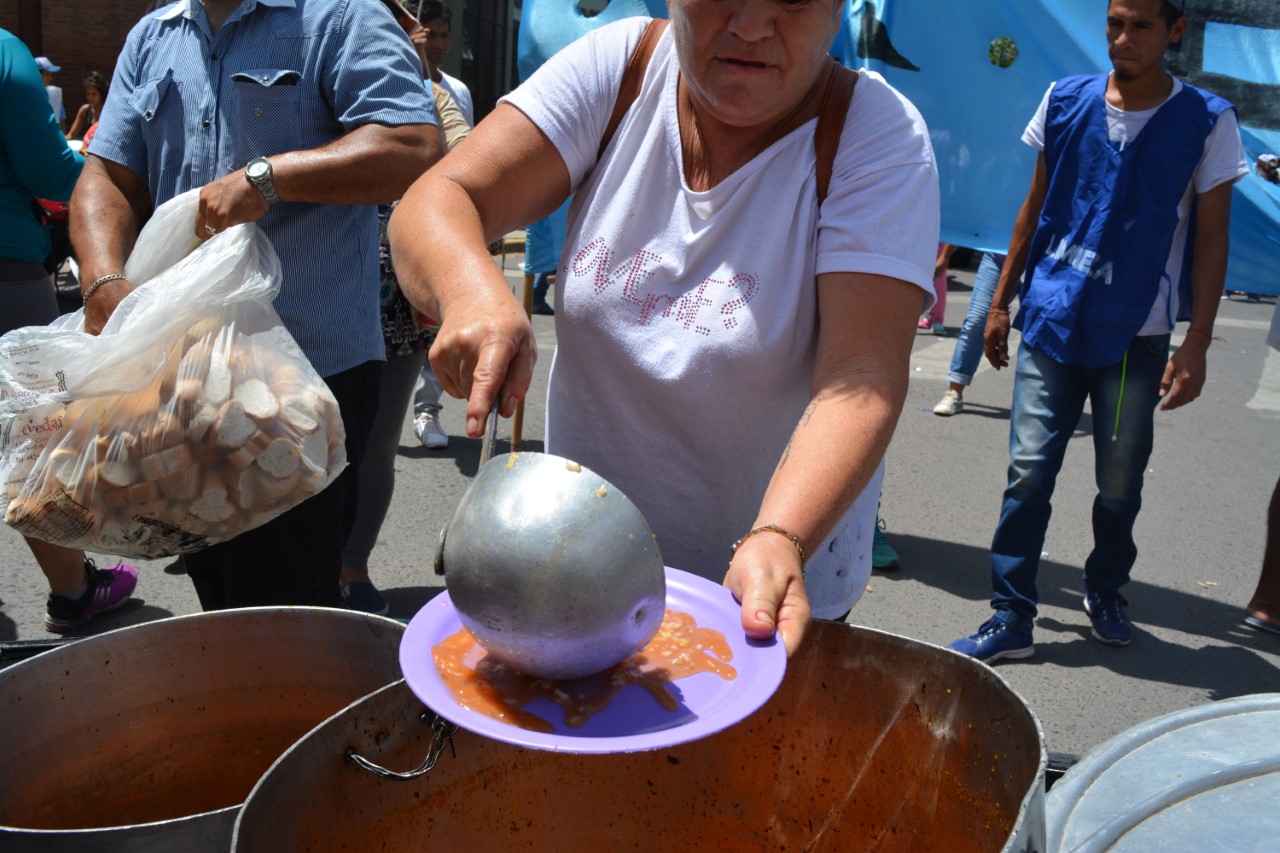 Barrios-de-Pie-Acampe-19-04-04-01