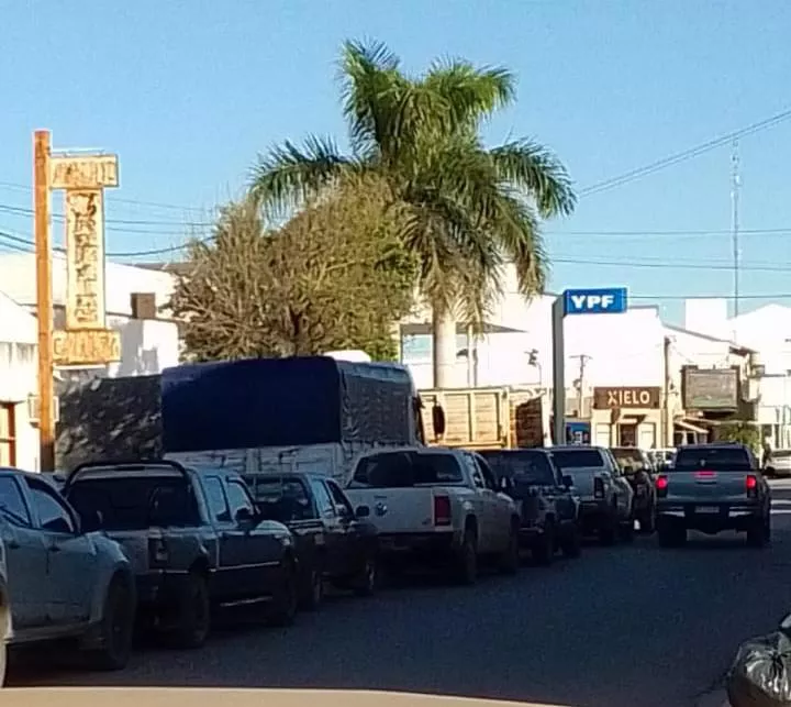Filas-de-vehiculos-22-05-04-02